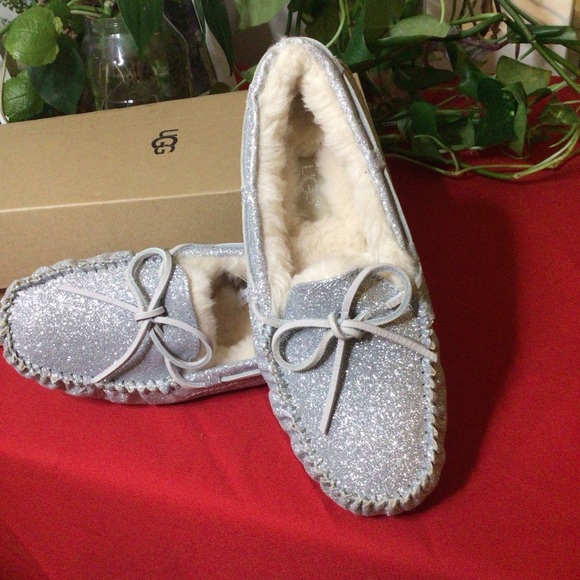 UGGs, women, glitter slip on shoe. - Picture 2 of 10